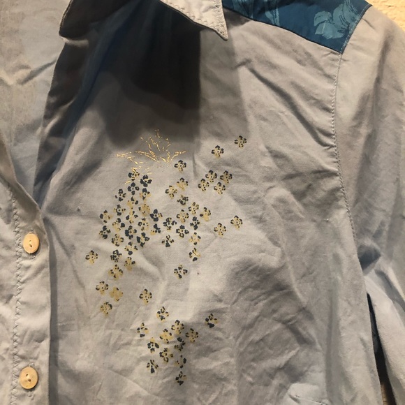 Embroidered button up - Picture 5 of 12